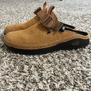 Chaco Paonia Clog in caramel brown